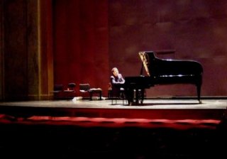 Arcadi Volodos bei der Probe zu einem Recital auf unserem Steinway&Sons D-274; Théâtre des Champs-Elysées